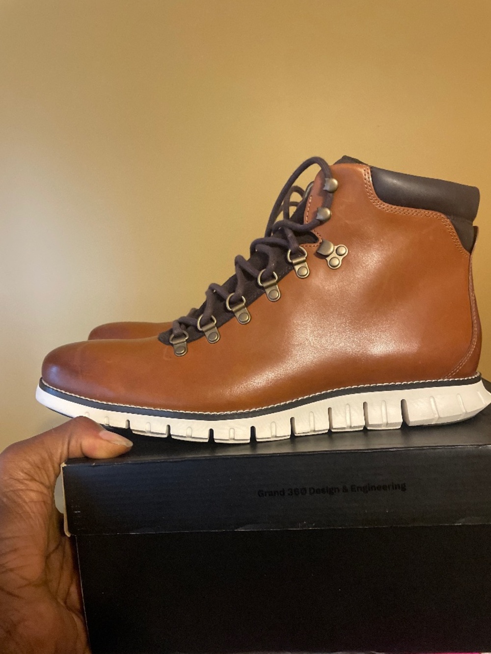 Cole HAAN